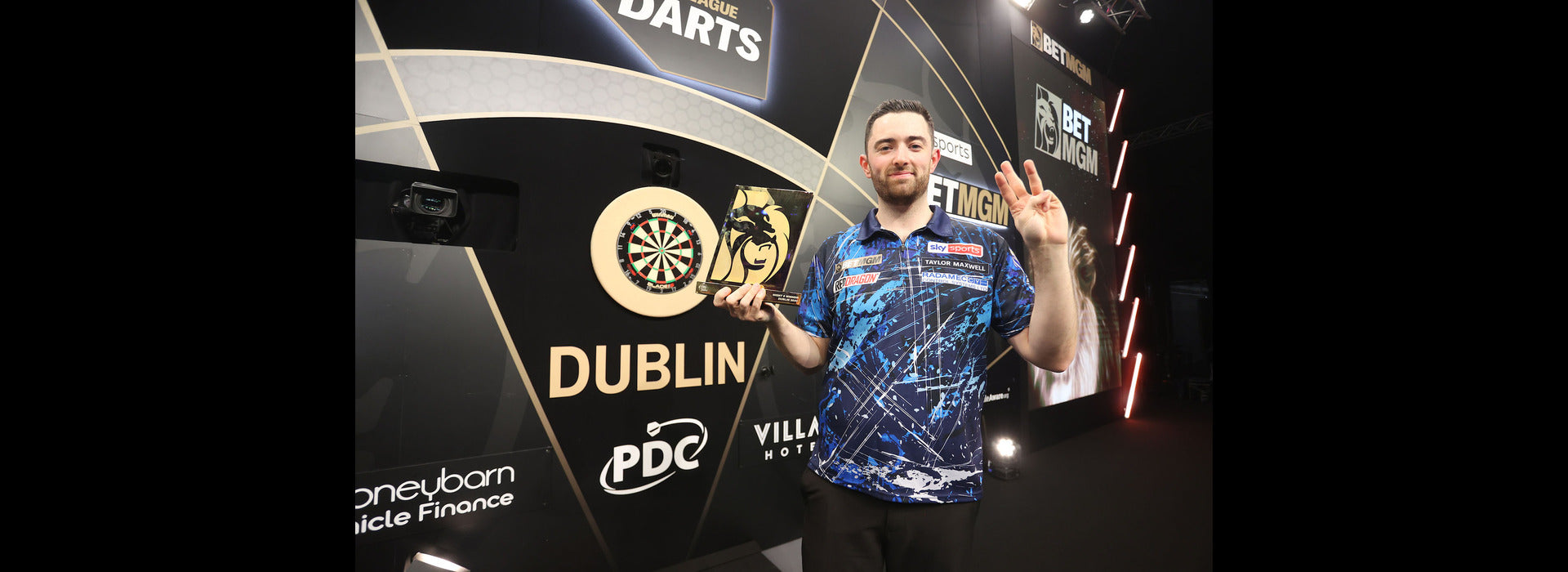 Humphries dominates in Dublin to secure Premier League hat-trick